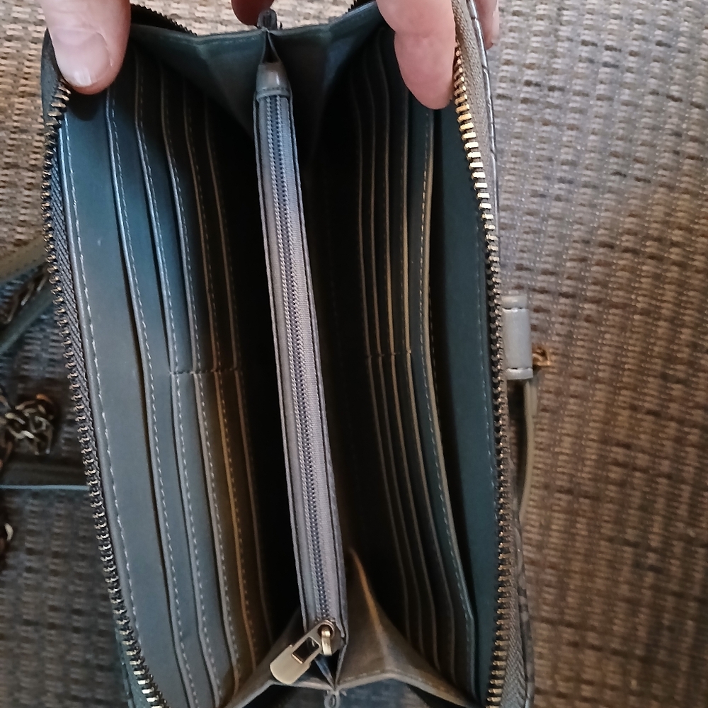 Wallet/Crossbody - Picture 3 of 4